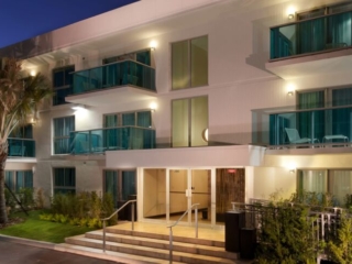1-BH_Gallery_QBH_exterior