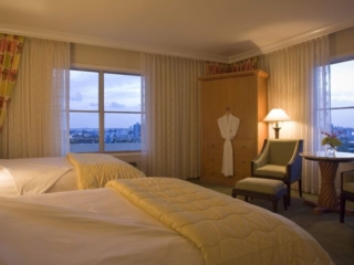 6-BH_Gallery_SeaView-guestroom-double