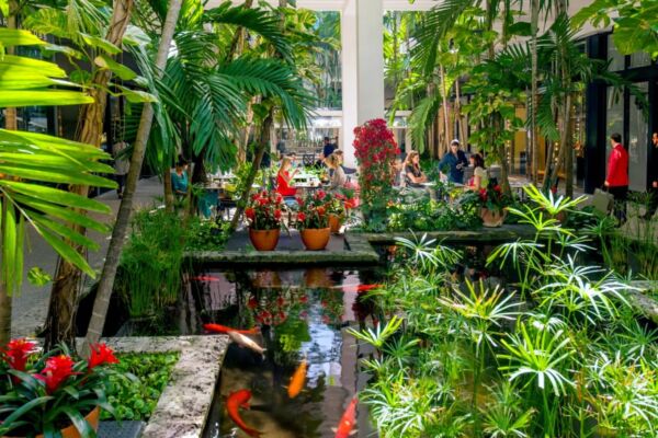 Eating in Bal Harbour Shops